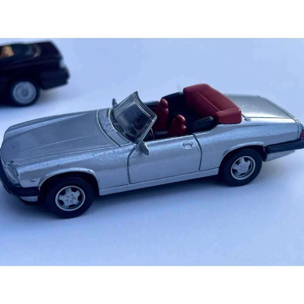JAGUAR 1988 XJ-S V12 RED IN SILVER 1:43 NICE DETAIL 4+1/4